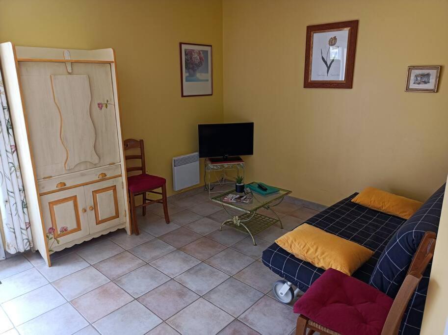 Anduze Gite Les Pins Au "Petit Clos Des Cigales" Massillargues-Attuech Dış mekan fotoğraf
